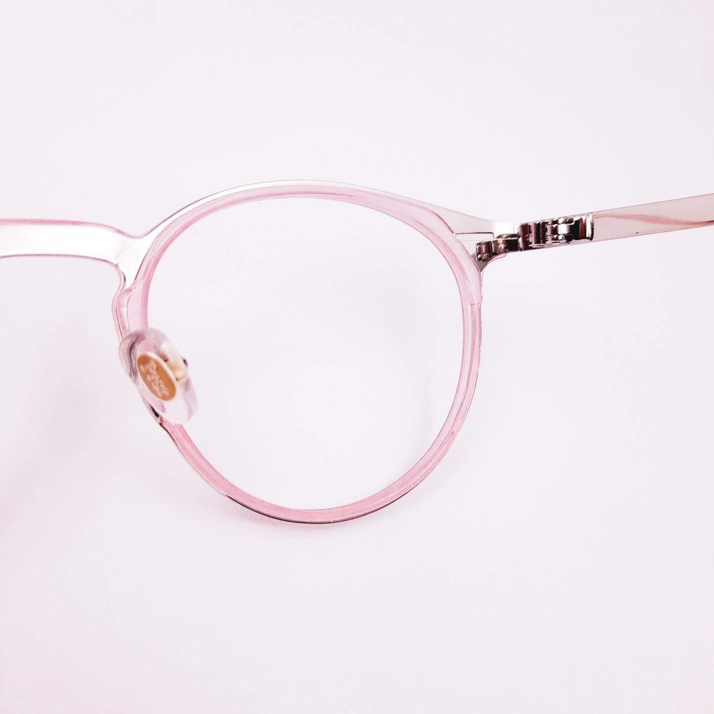 Pink round metal glasses