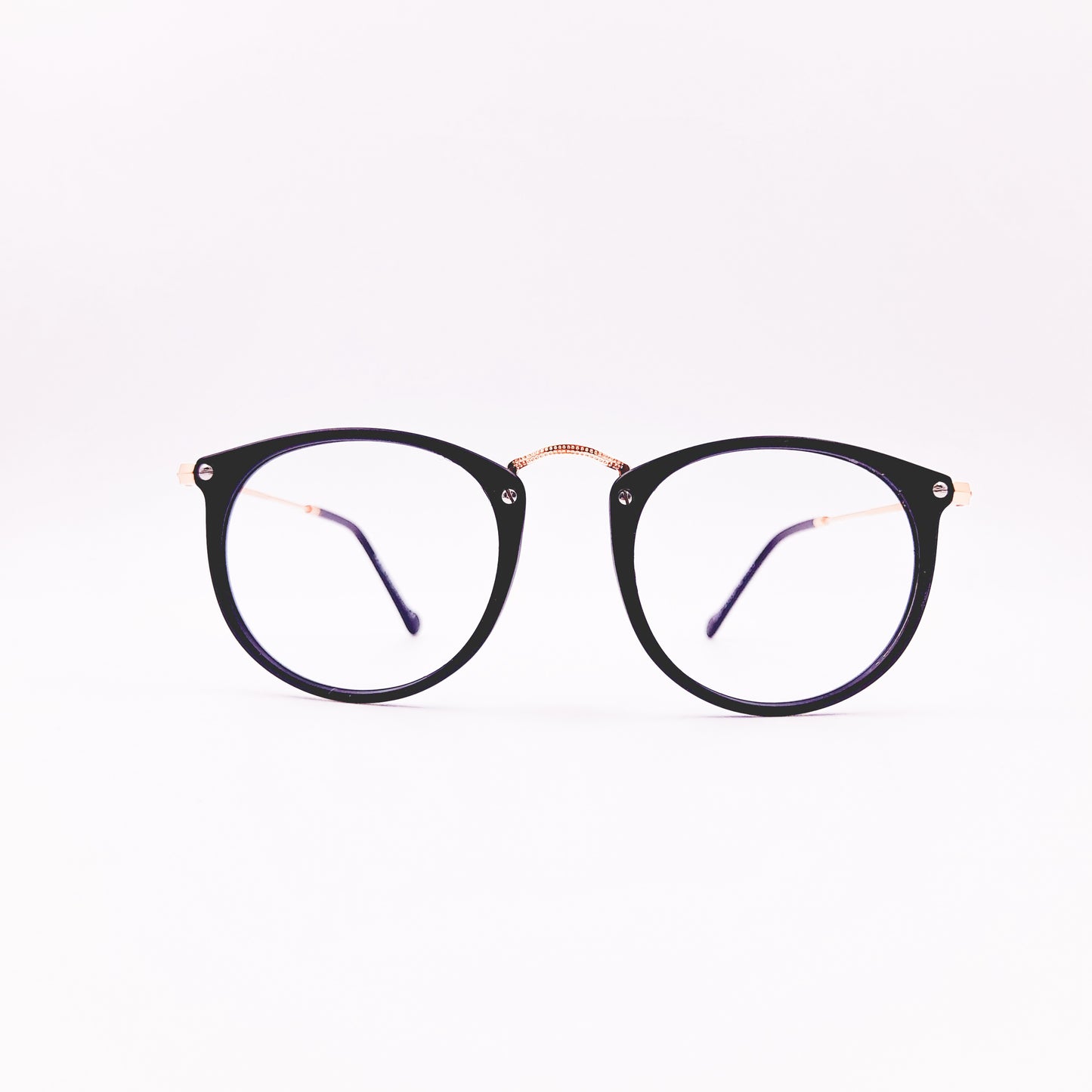 Round black glasses