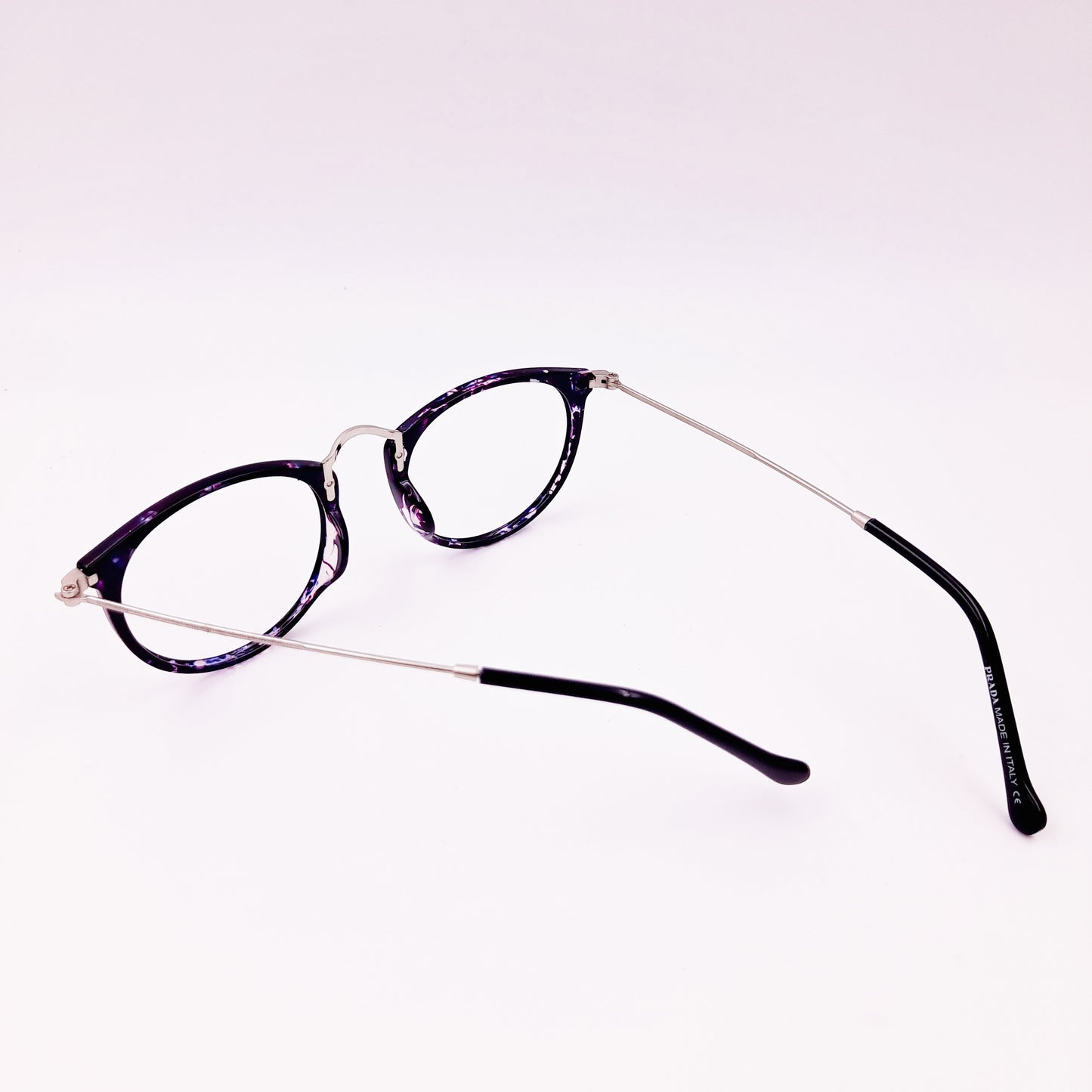 Round blue printed glasses